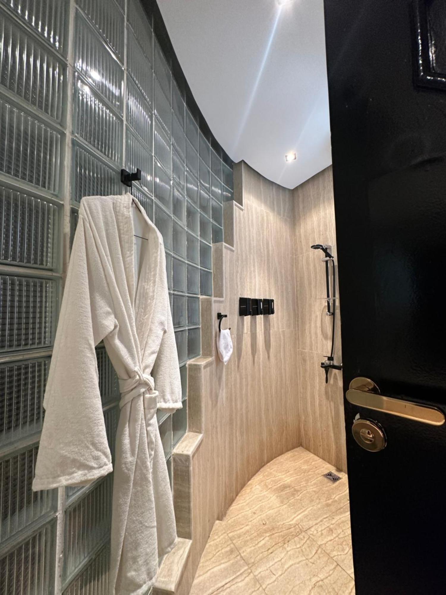 Modern 1-Bedroom Apartment In Zamalek Visits Allowed Κάιρο Εξωτερικό φωτογραφία