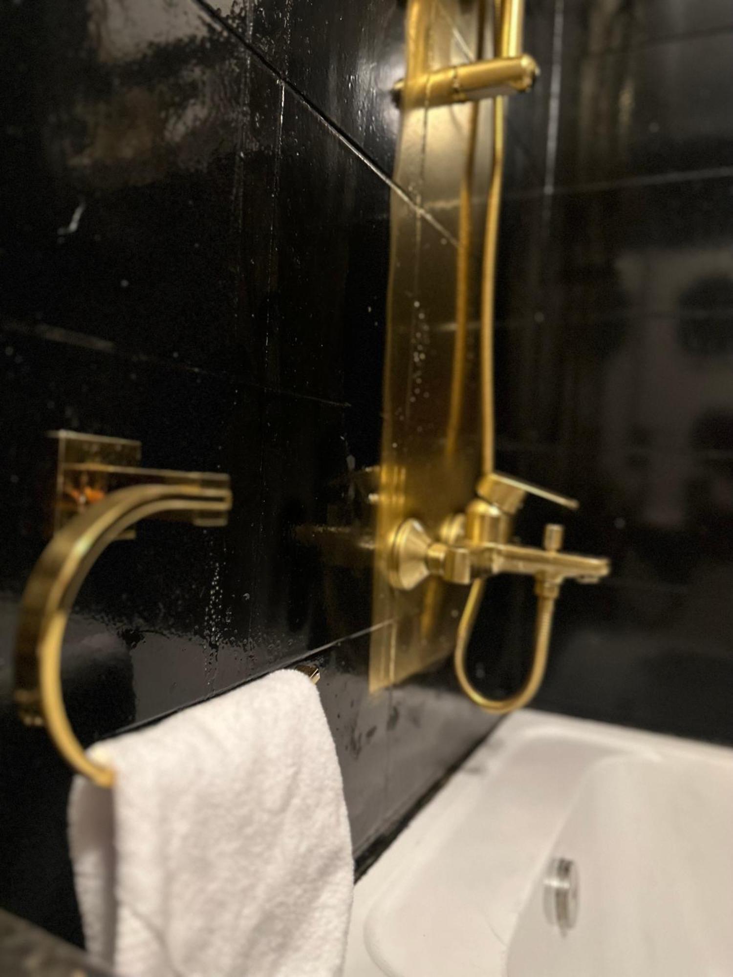 Modern 1-Bedroom Apartment In Zamalek Visits Allowed Κάιρο Εξωτερικό φωτογραφία