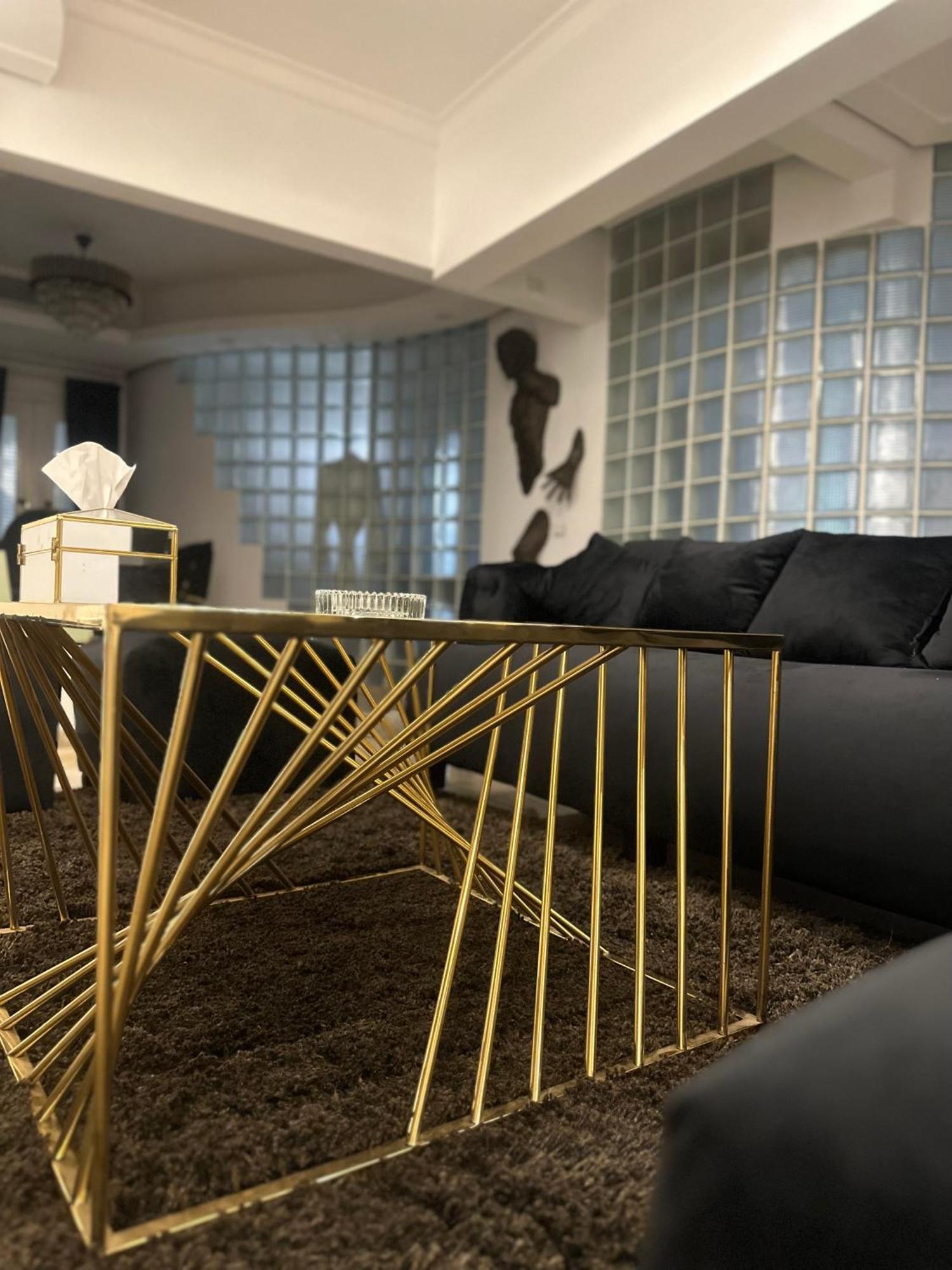 Modern 1-Bedroom Apartment In Zamalek Visits Allowed Κάιρο Εξωτερικό φωτογραφία